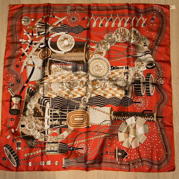 Hermes silk scarf 2012 collection - Picture 1 of 9